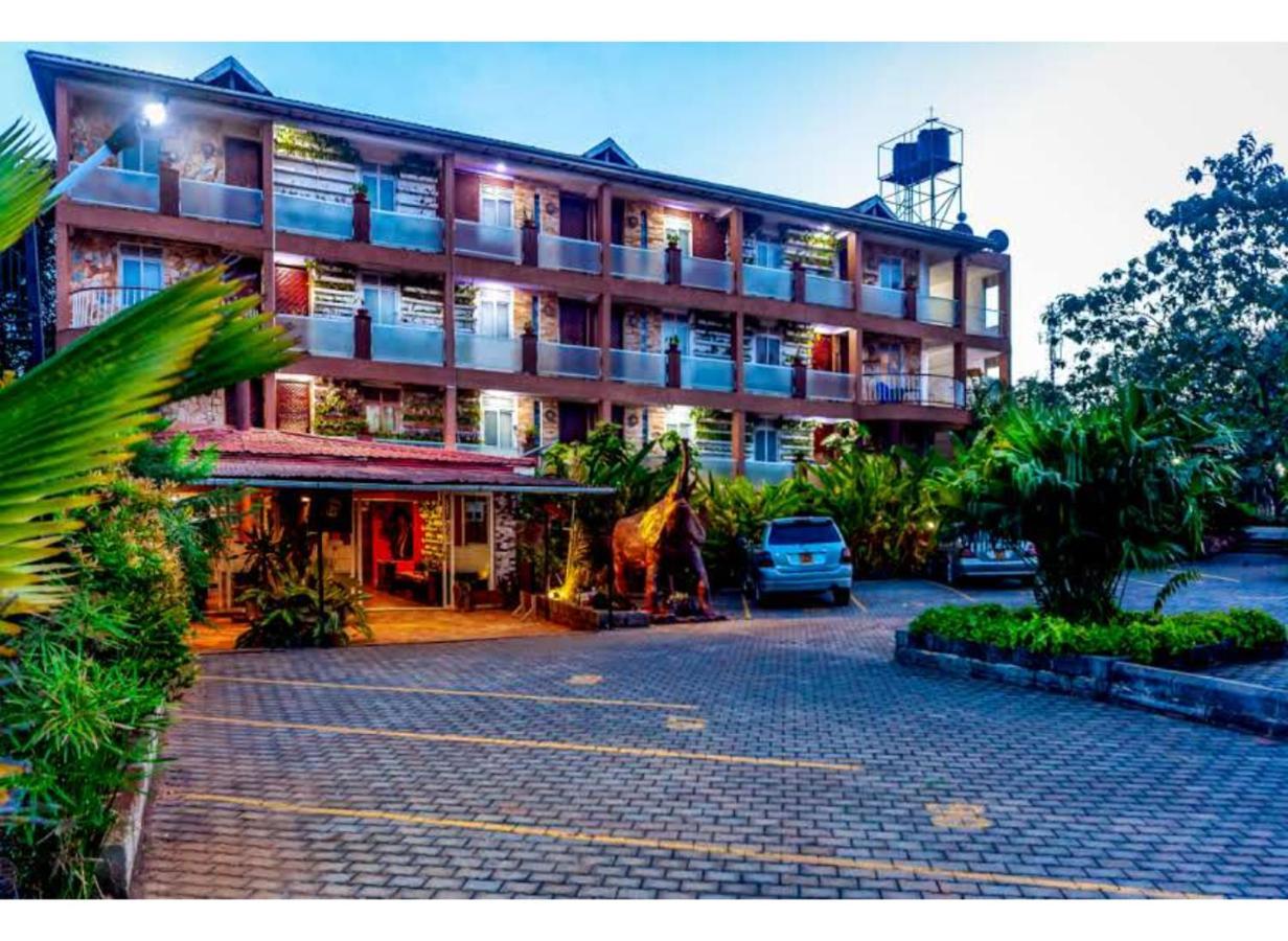 African Tribe Hotel Кампала Екстериор снимка