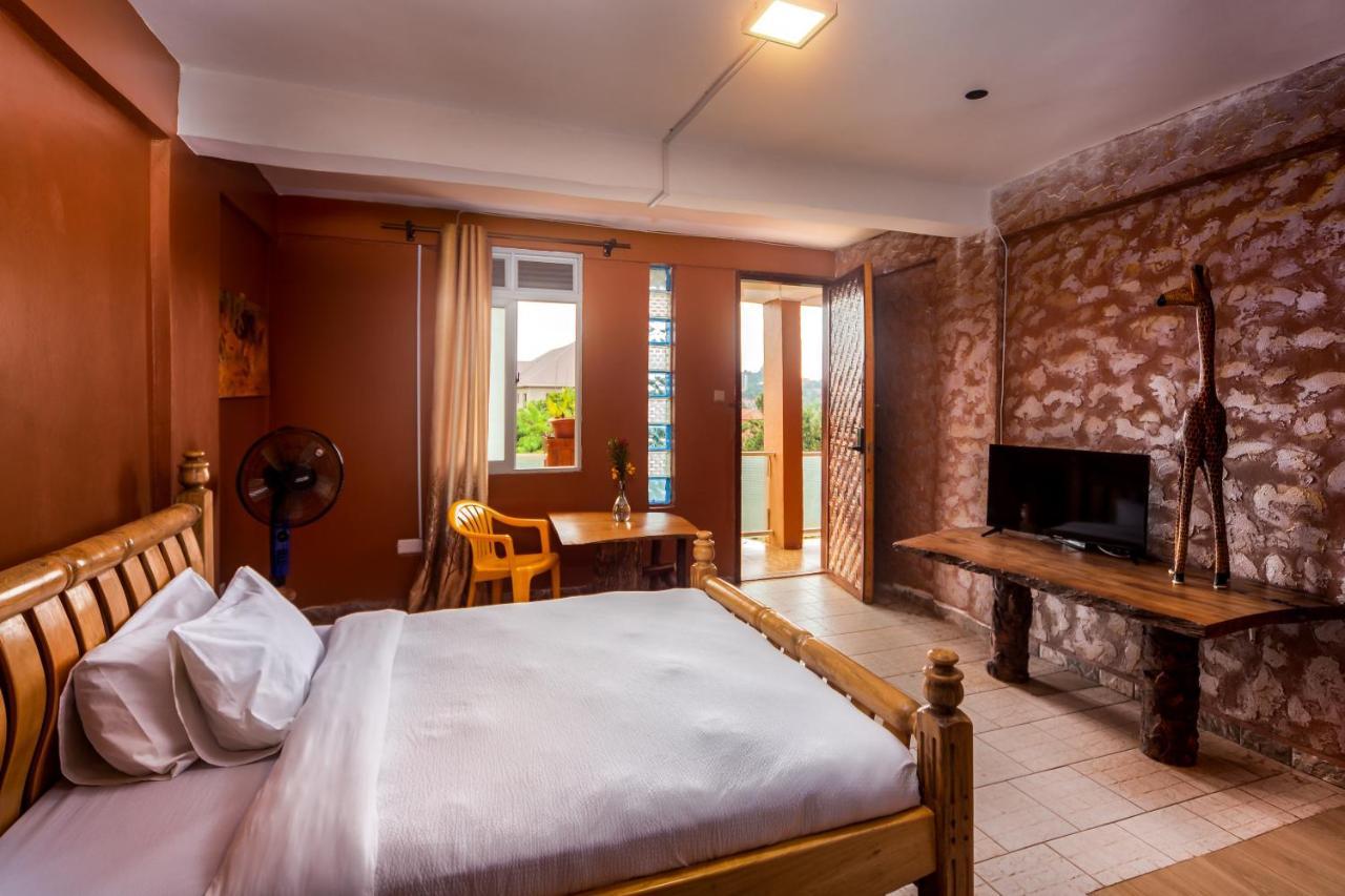 African Tribe Hotel Кампала Екстериор снимка