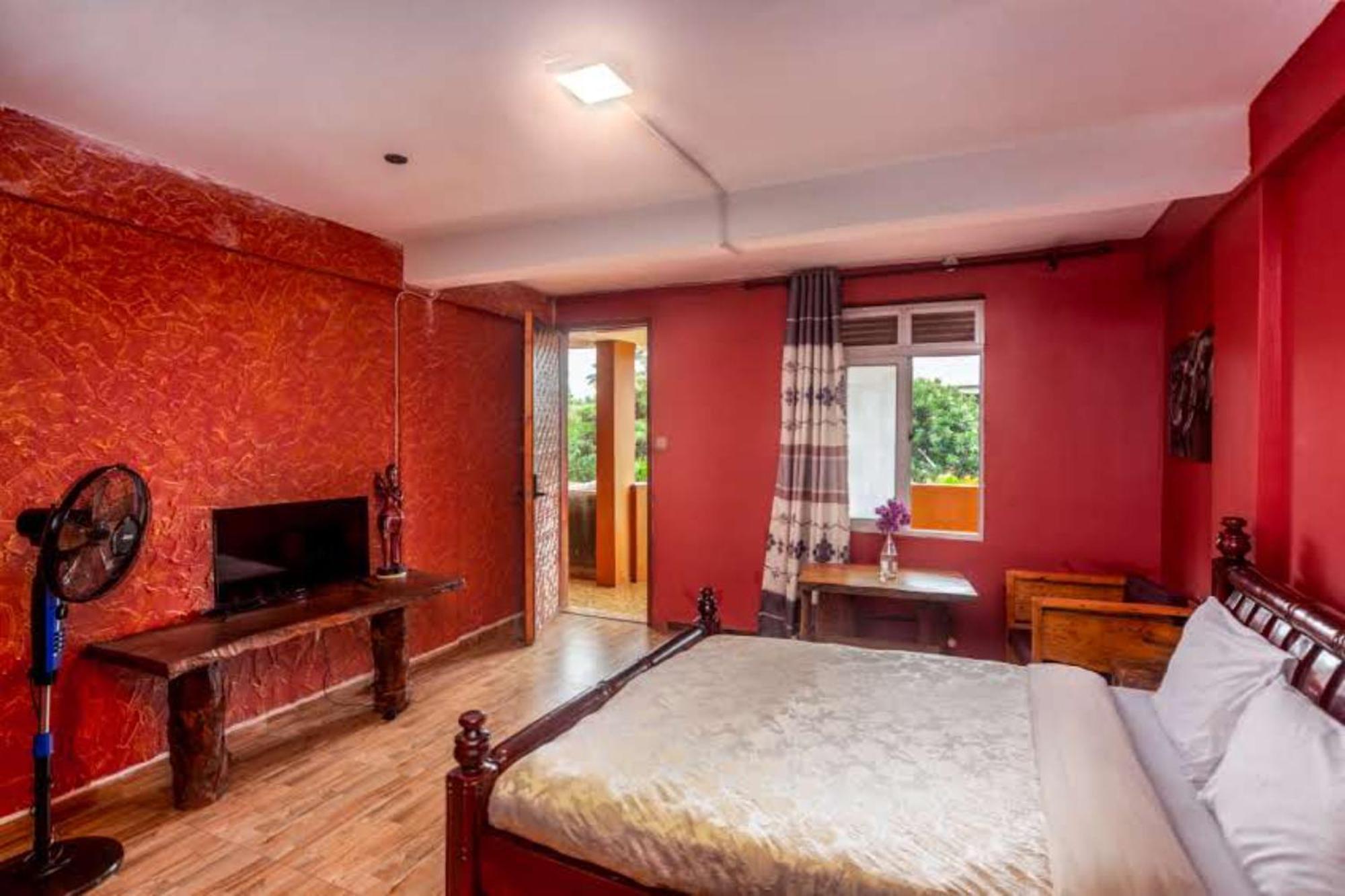 African Tribe Hotel Кампала Екстериор снимка